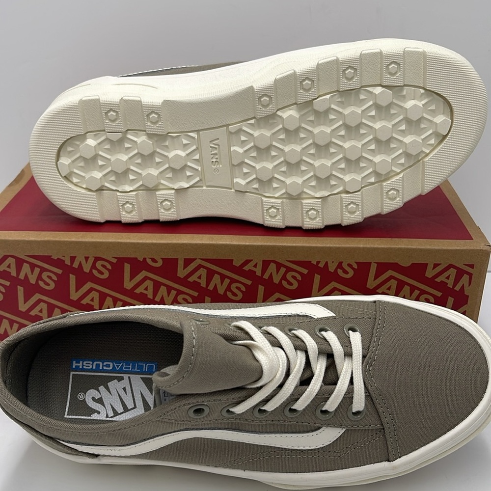 Vans WMNS Sentry Old Sko
Overland Trek
VN0A5KR3BLV
Sneakers - Picture 3 of 16